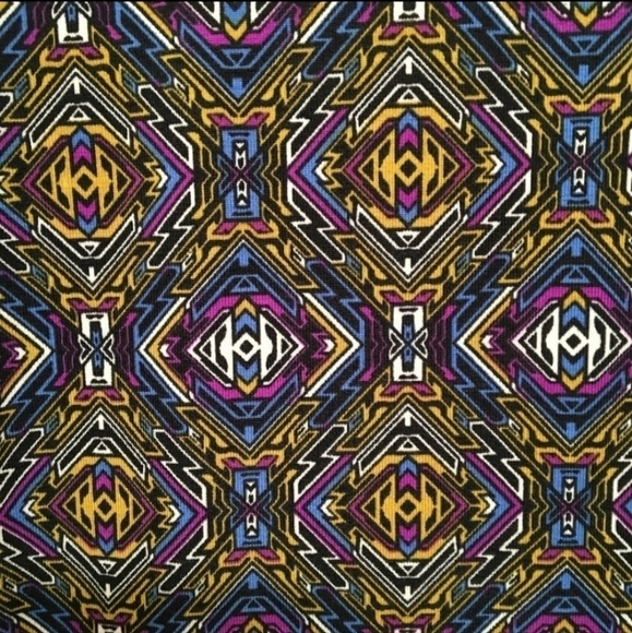 LuLaRoe Irma T-Shirt XS 2-6 Abstract Multicolored Kelidescope Pattern Casual EUC - Picture 3 of 7
